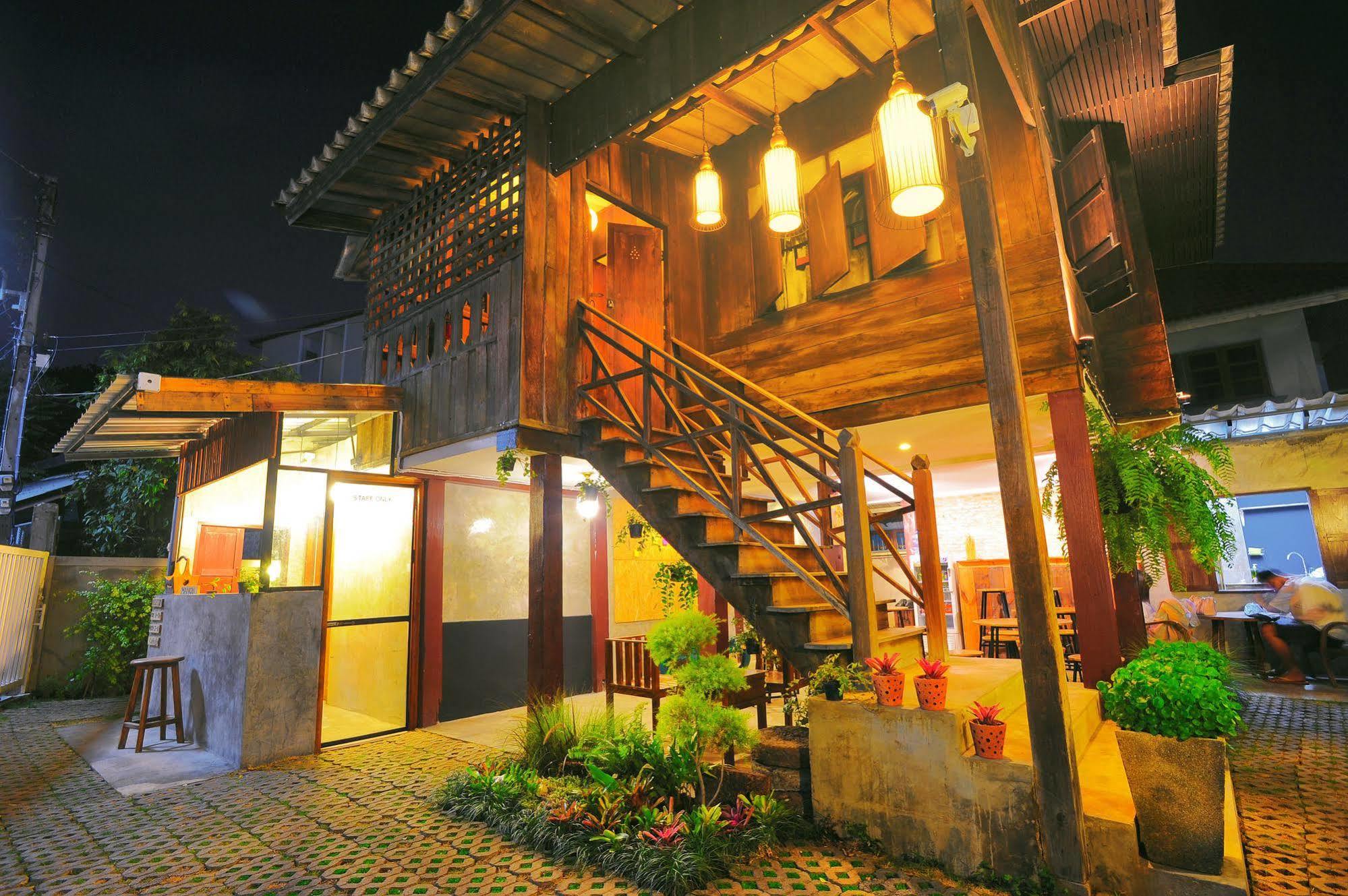 Manon Hostel Chiang Mai Eksteriør bilde
