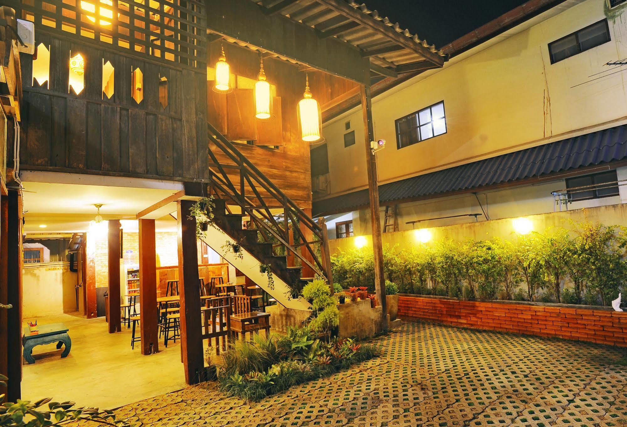Manon Hostel Chiang Mai Eksteriør bilde